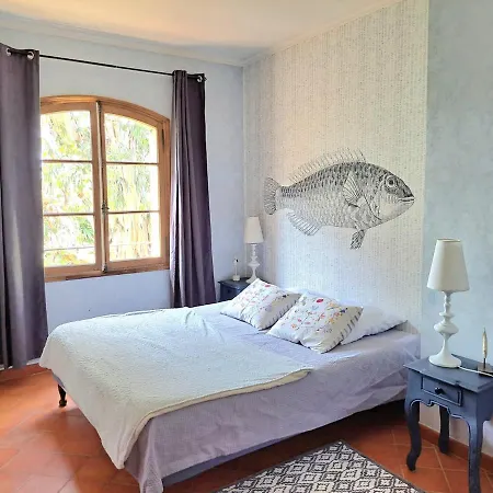 Bastide Presqu Ile De Giens Superbe Vue Piscine Hyères